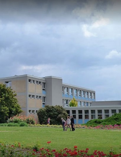 Çek Yaşam Bilimleri Üniversitesi